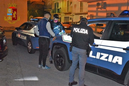 Controlli a tappeto, tra presenze irregolari e spaccio di droga: due immigrati denunciati