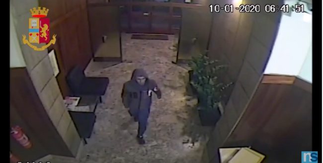 Furti di ogni cosa in condomini e residence, 32 colpi solo a gennaio: arrestato giovane ladro seriale
