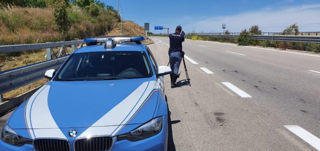 Servizio polizia stradale sulla SS 640: 16 contravvenzioni elevate