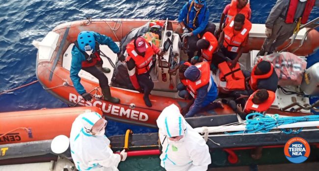 Notte movimentata a Lampedusa: arrivati 7 barconi con a bordo 253 migranti