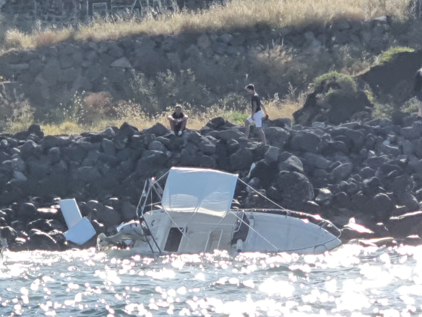 Due natanti da diporto infranti negli scogli, fatta luce sul dramma di Ognina: rintracciato il proprietario Due natanti da diporto infranti negli scogli, fatta luce sul dramma di Ognina: rintracciato il proprietario