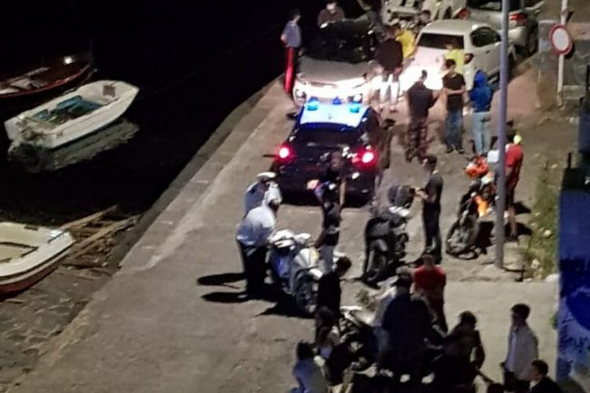 Maxi operazione ad Aci Castello e Acitrezza, forze dell’ordine in ogni dove: numerosi i verbali emessi