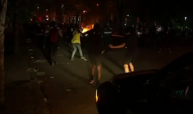 “Non riesco a respirare”, proteste per George Floyd dagli Usa all’Europa: violenze e arresti