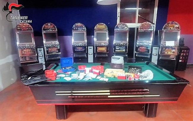 Controllo ispettivo in una sala scommesse del Catanese, titolare percettore di Reddito di Cittadinanza e abusivo