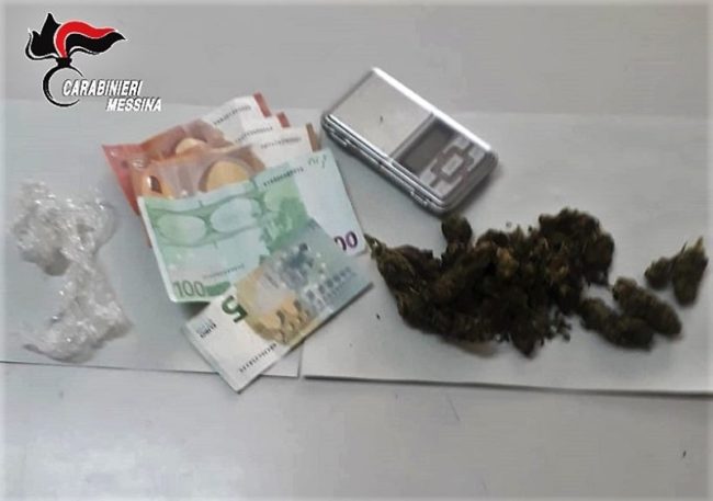 Movimenti sospetti nei dintorni dell’abitazione, giovane viene trovato con marijuana: arrestato 30enne