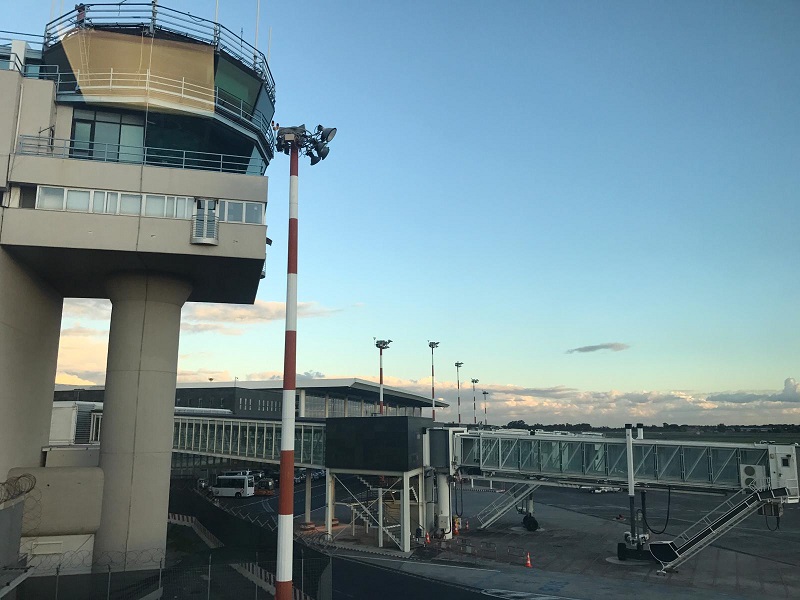 Catania, torna operativo l’aeroporto dopo l’attività dell’Etna
