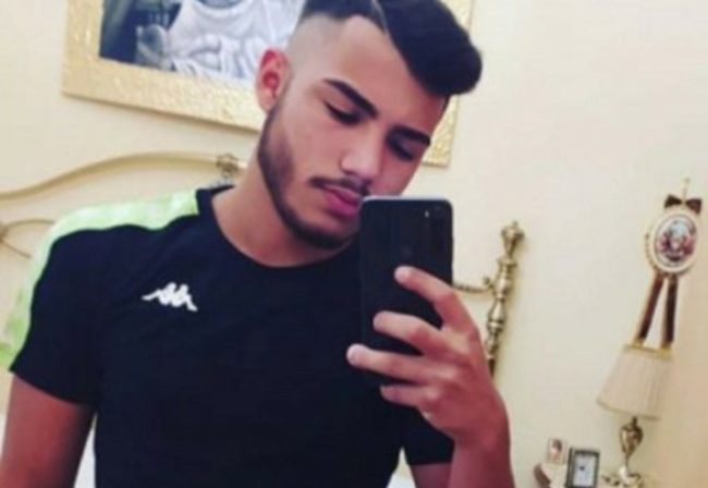 Aggredirono agenti durante il funerale di Agostino Cardovino: Daspo “Fuori contesto” per 3 persone