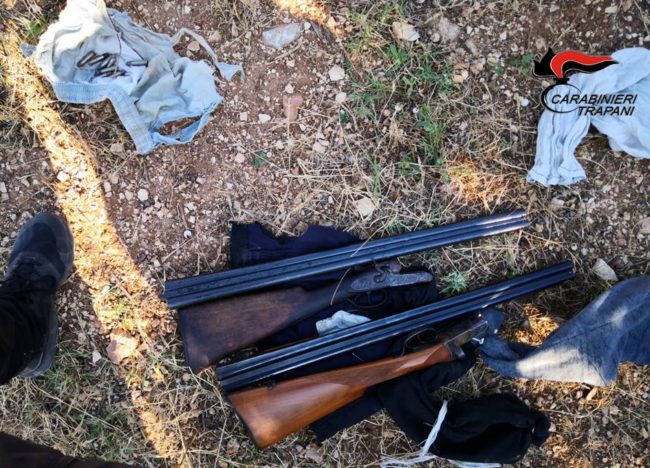 Sequestro per clan mafioso, trovati fucili e proiettili sotto pietre e dentro barattoli: 14 gli arresti