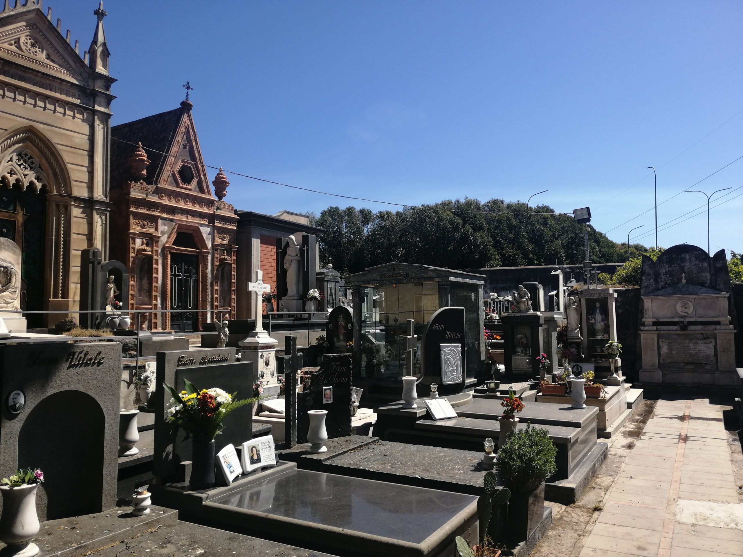 Cimitero di San Giovanni Galermo, Zingale: “Non c’è più spazio per le sepolture”