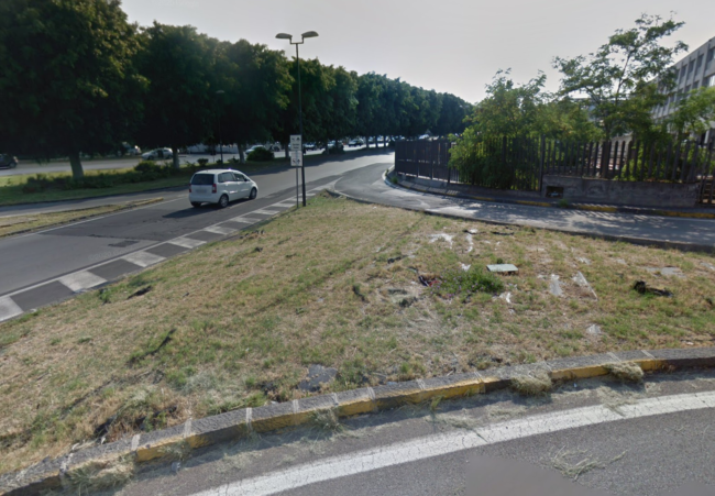 Incidente alla circonvallazione, uomo in scooter “stretto” da un’auto finisce al Cannizzaro: donna sotto shock