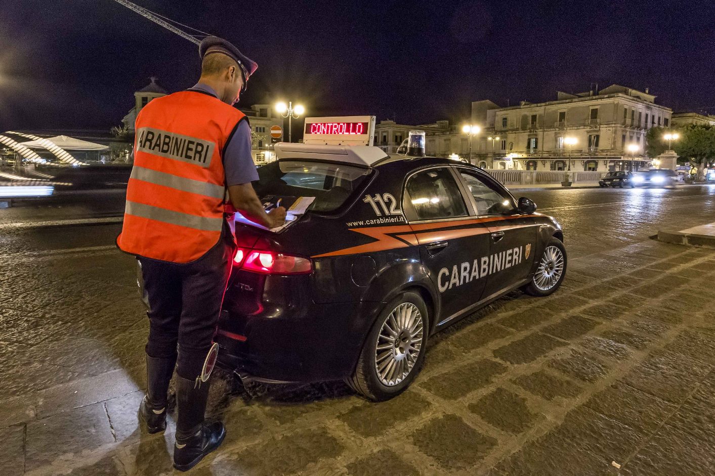 Tra chi non usa cinture di sicurezza a chi va in giro con marijuana o mazza da baseball: segnalazioni e denunce