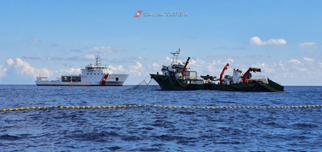 Pesca illegale di tonno rosso, continua la battaglia della Guardia Costiera contro gli illegali – FOTO e VIDEO