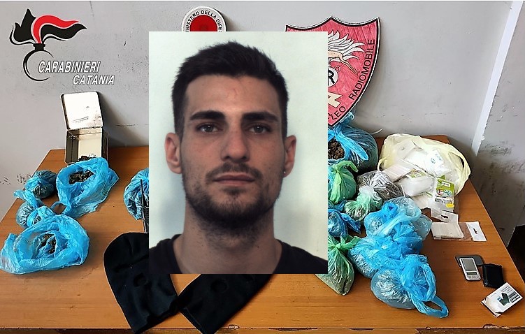 Blitz in via Capo Passero, oltre 3 kg di marijuana sequestrata: in manette un “custode” 23enne