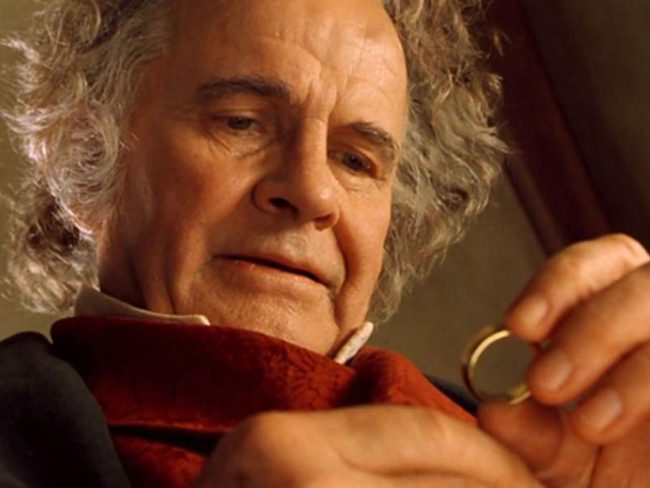 Addio a Iam Holm, il celebre hobbit Bilbo Baggins del “Signore degli anelli”