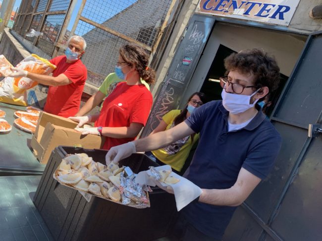 Help center a Catania, donati quasi 400 pasti al giorno a famiglie colpite dalla crisi economica