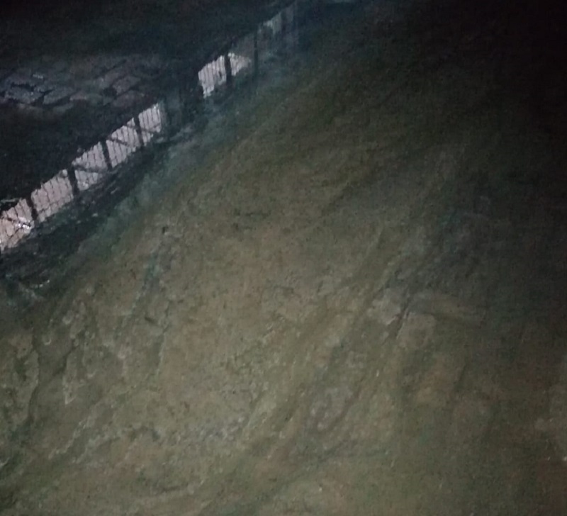 Allarme a San Giovanni Galermo. Fiume di acque nere invade scantinati e garage: emergenza nel rione