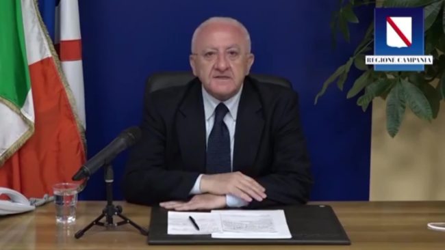 De Luca “In Campania riaprono cinema all’aperto, Bar fino alle 2”
