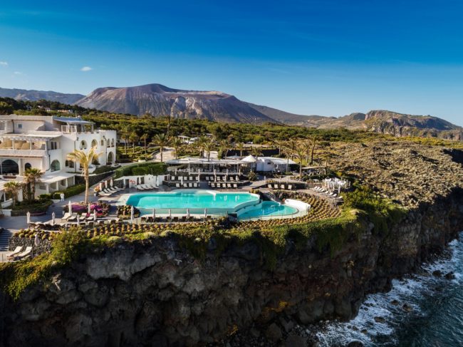 La Sicilia e il turismo, riapre il Therasia Resort a Vulcano. “Un atto d’amore per le Isole Eolie”