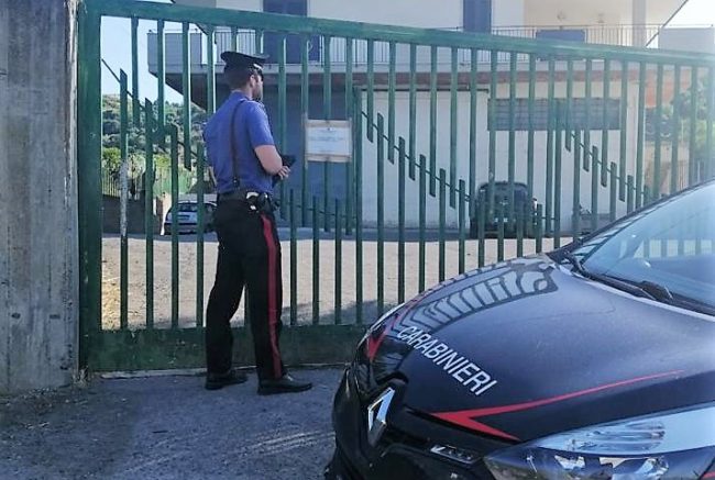 Sequestrata carrozzeria abusiva nel Catanese: denunciato e sanzionato titolare