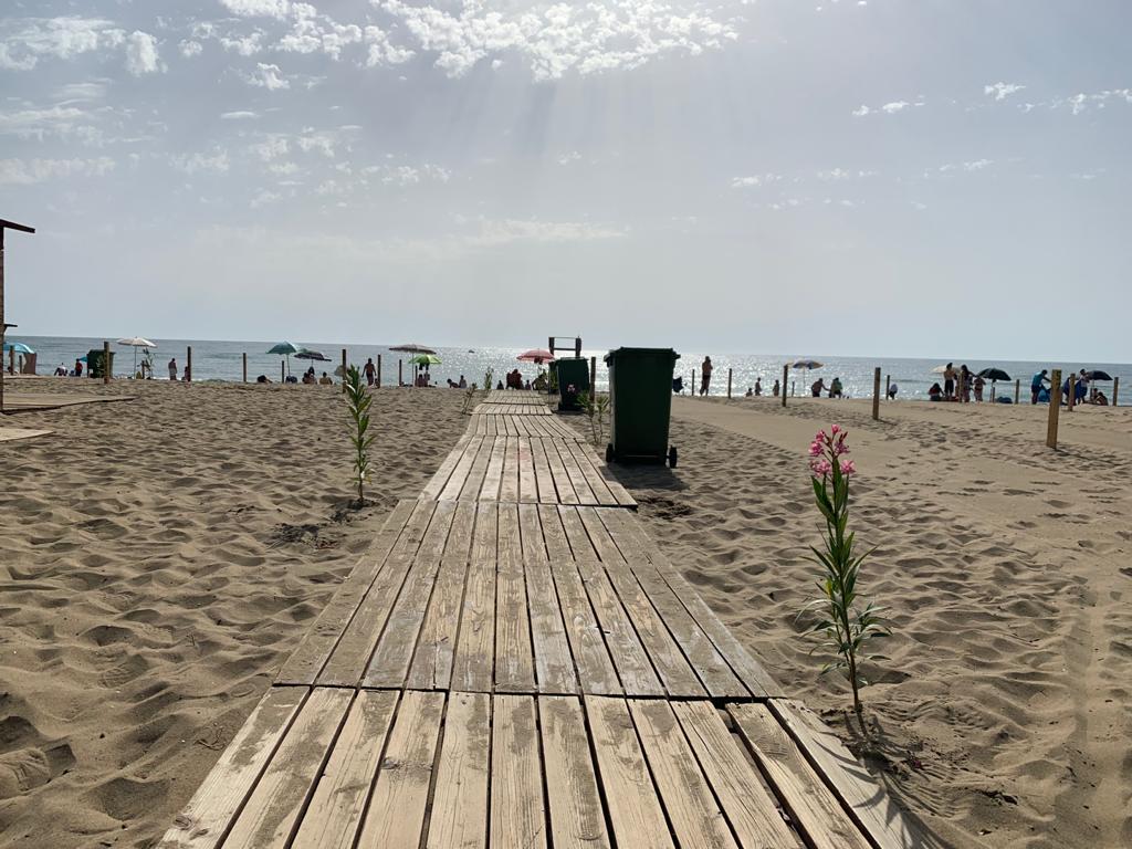 Tutto pronto per l’estate, a Catania riapre la spiaggia libera numero 3