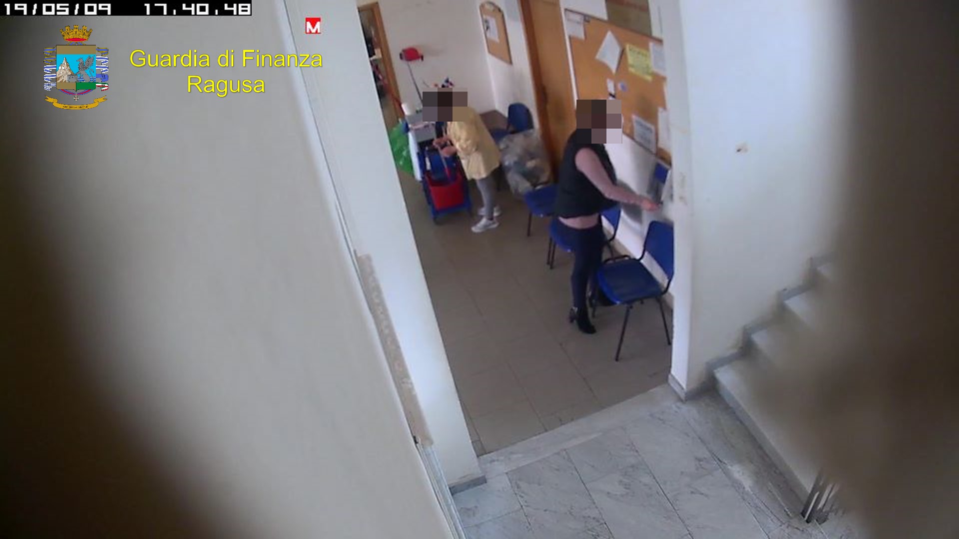 Nuovo scandalo “cartellini” in Sicilia: dipendenti timbravano e poi andavano in palestra o a fare la spesa – FOTO e VIDEO