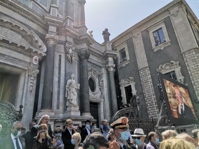 Catania, commozione in Cattedrale per l’ultimo saluto al commendatore Luigi Maina