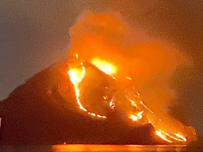 Monte Cofano “come un vulcano in eruzione”, devastante incendio a San Vito Lo Capo: si temono gravi danni – FOTO