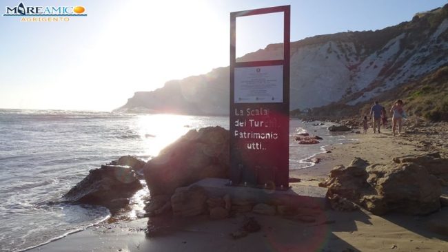Violazione dei sigilli alla Scala dei Turchi, la denuncia di Mareamico: “Sempre la stessa storia”