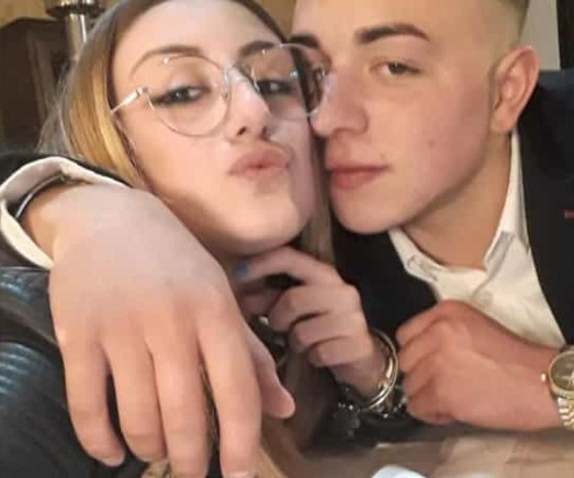 Impatto fatale per giovane coppia, dolore ai funerali di Eliana: “Riposate in pace piccoli angeli”