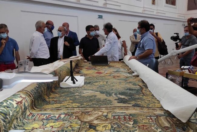 Restauro degli arazzi fiamminghi di Marsala nell’Oratorio dei Bianchi: “Un luogo di grande fascino” – FOTO