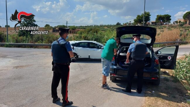 Carabinieri contro gli automobilisti “indisciplinati” e gli eccessi della movida: multe e patenti ritirate