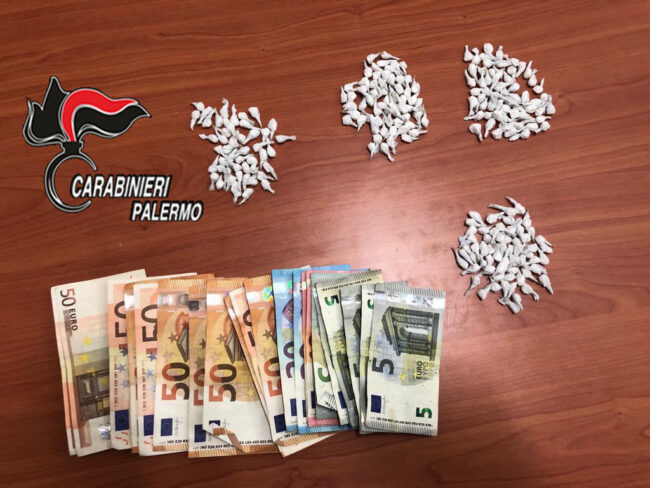 Spaccio in centro, ritrovate 224 dosi di crack in un appartamento: arrestato 59enne
