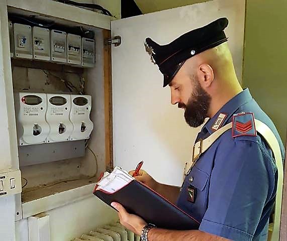 Furto aggravato di energia elettrica nel Catanese: denunciata una donna dai carabinieri