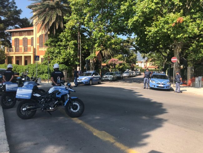 Gli “scippi” nella borgata marinara di Mondello, borse sottratte alle donne in auto: arrestati gli autori