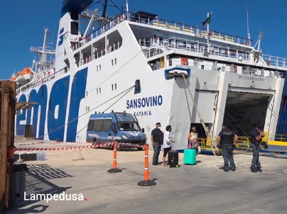 Emergenza migranti a Lampedusa, smentiti 25 positivi – DETTAGLI