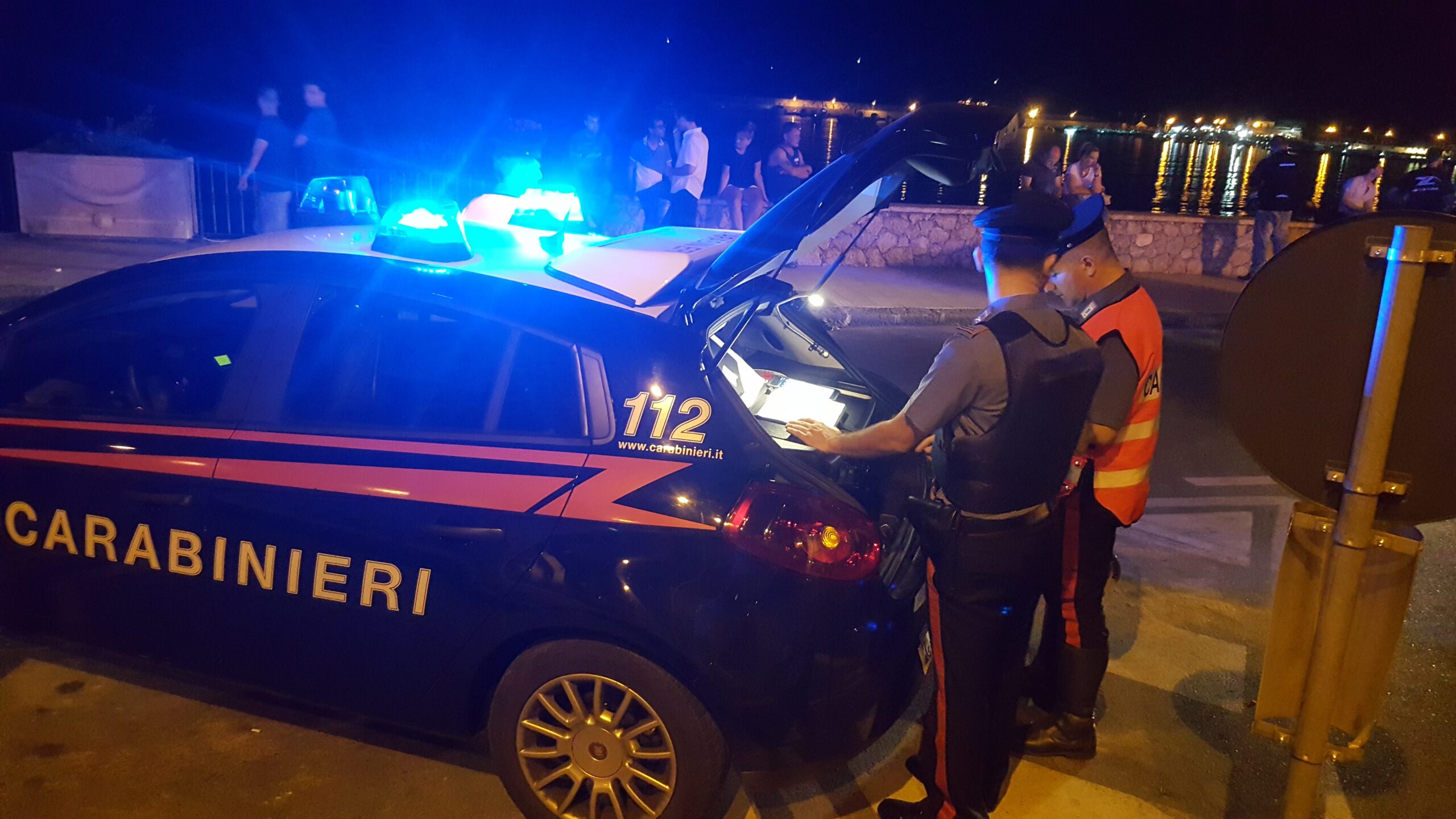 Guida in stato di alterazione fisica, 49enne provoca incidente stradale autonomo: denunciato