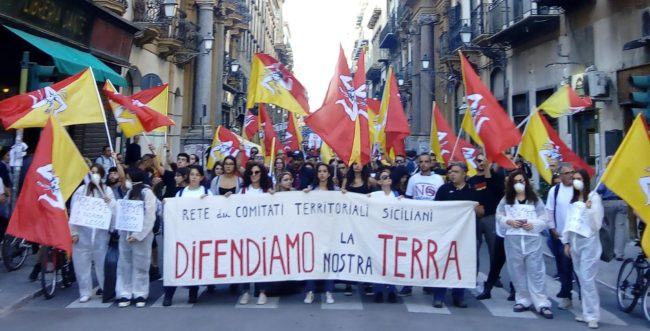 Catania, sit-in di protesta per la costruzione di un inceneritore inquinante. “Cambiare rotta”