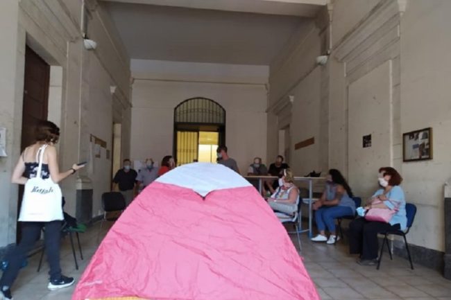 Catania, aggredito un agente della Digos: denunce e segnalazioni per 9 attivisti del Centro Sociale Liotru