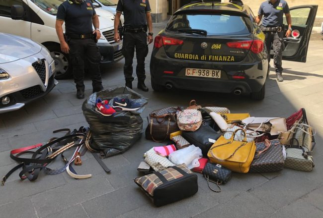 Catania, fugge all’alt nel quartiere di Picanello: la Guardia di Finanza arresta un 42enne