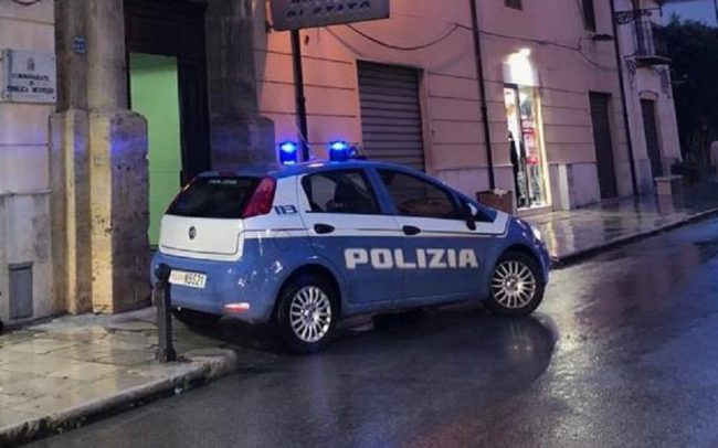 Sorvegliato speciale continuava a spacciare di nascosto: teneva la droga dentro gli slip