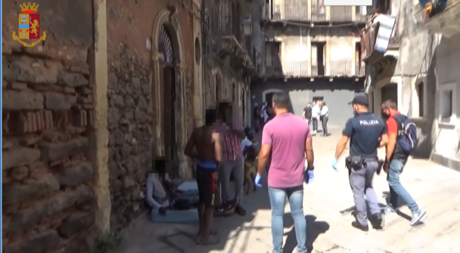 Operazione “San Berillo” a Catania, il VIDEO degli interventi della Polizia: i dettagli e le immagini
