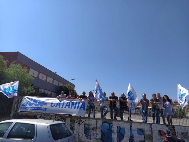 Ugl Catania, sit-in di protesta nel parcheggio di via Ala. Musumeci: “Comune intervenga quanto prima”