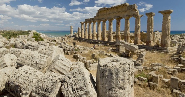 Estate da record in Sicilia per il turismo, Musumeci: “Presenze nell’Isola potrebbero toccare i 14 milioni”