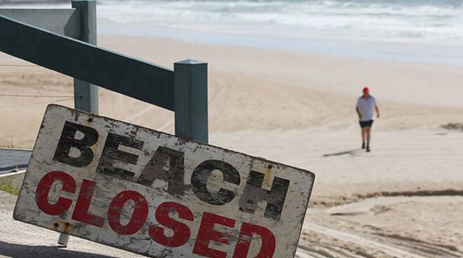 Spiagge chiuse a San Lorenzo e Ferragosto: no a balli, falò e assembramenti. Ecco i litorali interessati