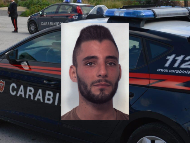 Non si ferma all’alt e fugge nel Catanese: 23enne beccato con dosi di cocaina