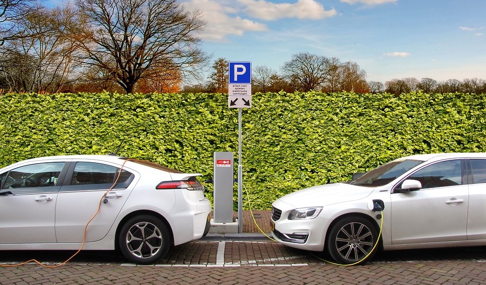 Ecobonus, incentivo fino a 10mila euro per acquistare veicoli a basse emissioni