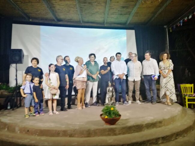 Omaggio alla sicilianità con i Fratelli Napoli e riflessioni sulla difficile situazione di Lampedusa per la terza serata di “Beteyà Color in the night”