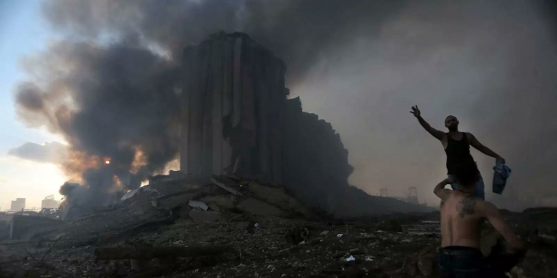 Tragedia di Beirut, nuovi DETTAGLI. Sale il numero di vittime e feriti: tra loro un militare italiano