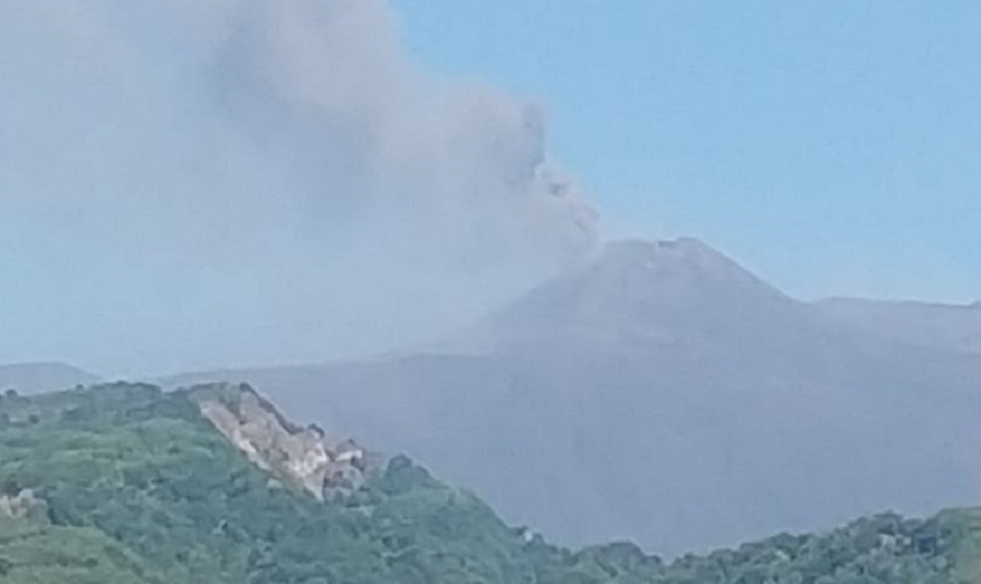 Etna in “fermento” a Ferragosto: nube di cenere vulcanica e incremento dell’attività stromboliana