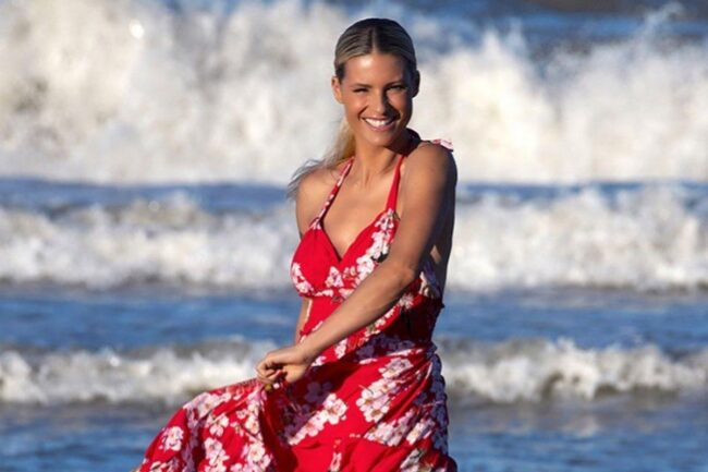 Vacanze vip in Sicilia, Michelle Hunziker ricorda il primo incontro con l’Isola: “È qui che fui battezzata all’italianità”